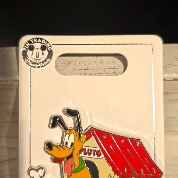 Disney Pluto in his Doghouse Pin - Picture 3 of 11